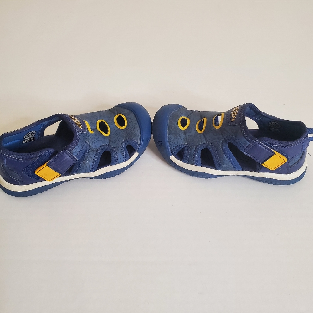 Keen Stingray Closed Toe Sandals Blue Yellow Boys size 9 - Picture 3 of 8